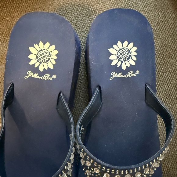 Yellow box woman’s 7.5 elta wedge sandals navy with rhinestones - Picture 2 of 6